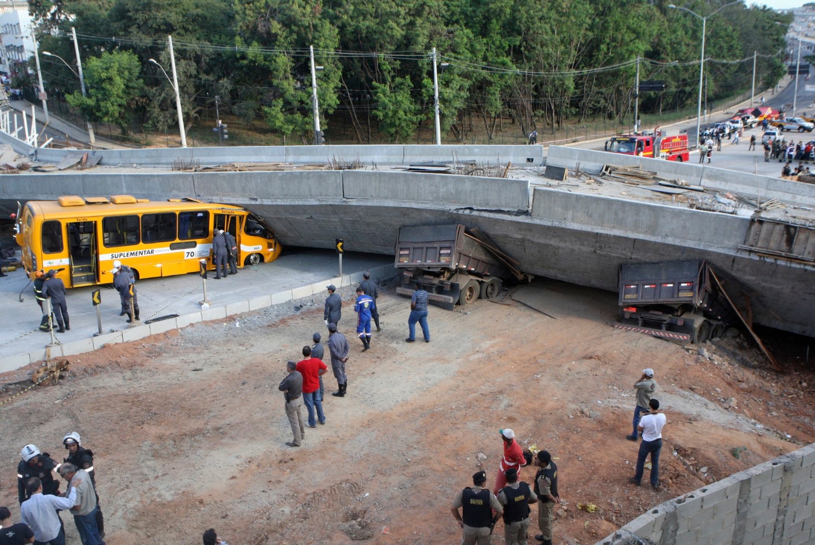 Jalgpalli MM-i staadioni lähedal varises viadukt kokku