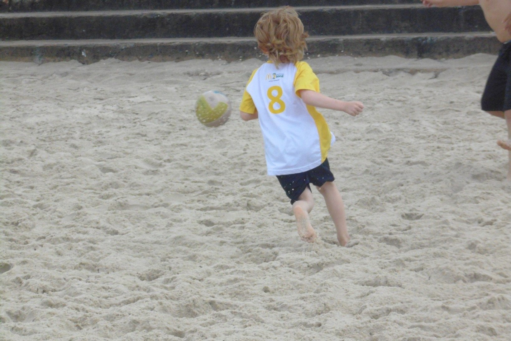 FOTOD: 6aastane Muraste poiss Lukas loodab, et saab täna platsile saata Robbeni või Messi