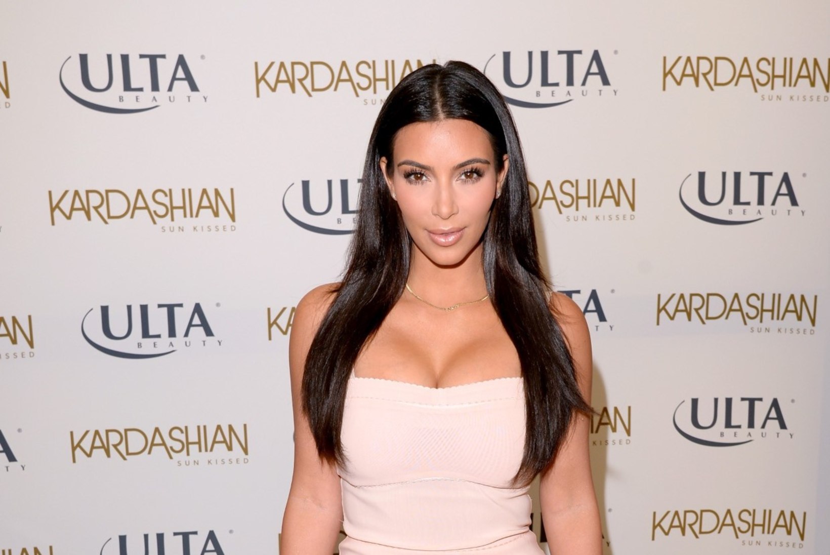 56 kilo kaaluv Kim Kardashian pole oma kehaga rahul