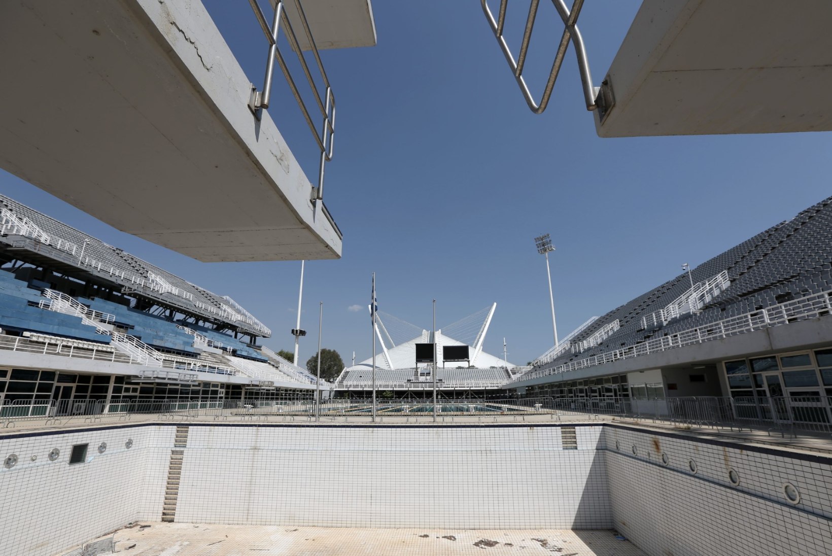 FOTOD: Ateena olümpiarajatistest on saanud kümne aastaga kõledad tondilossid
