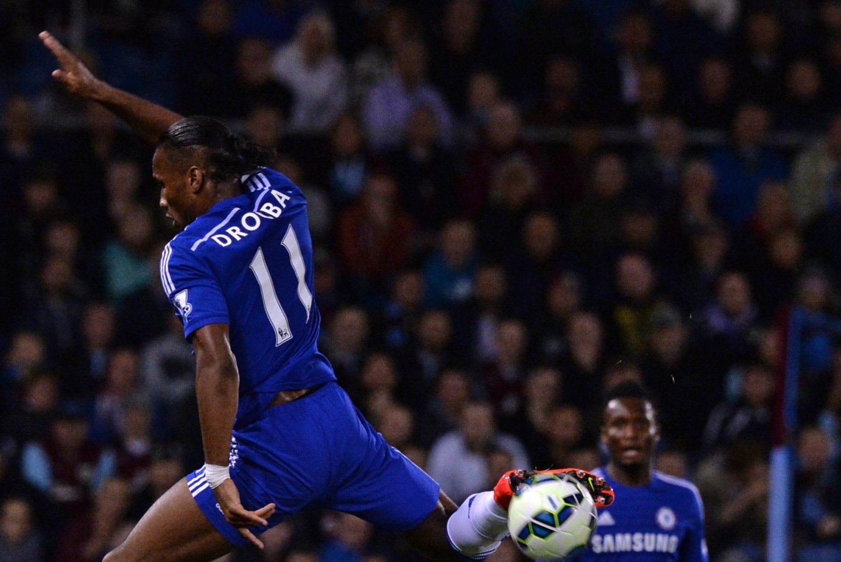 GALERII: Costa lõi debüütmängus värava, Chelsea sai esimese võidu