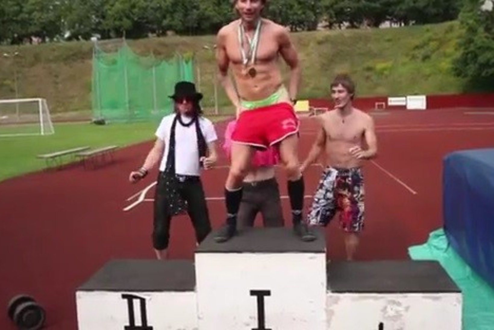 VAATA: strippar Marcol valmis video loole "Spordipäev"