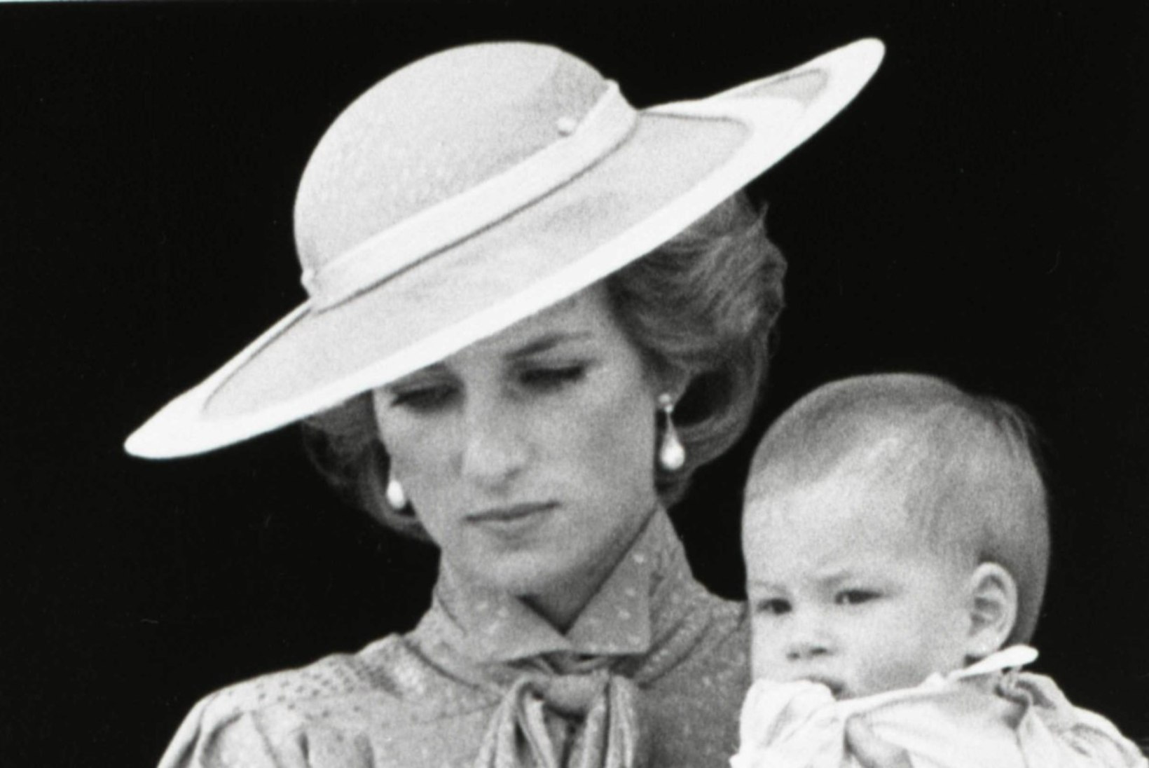 Tihti kannatajana kujutatud printsess Diana oli tegelikult paranoiline ahistaja?