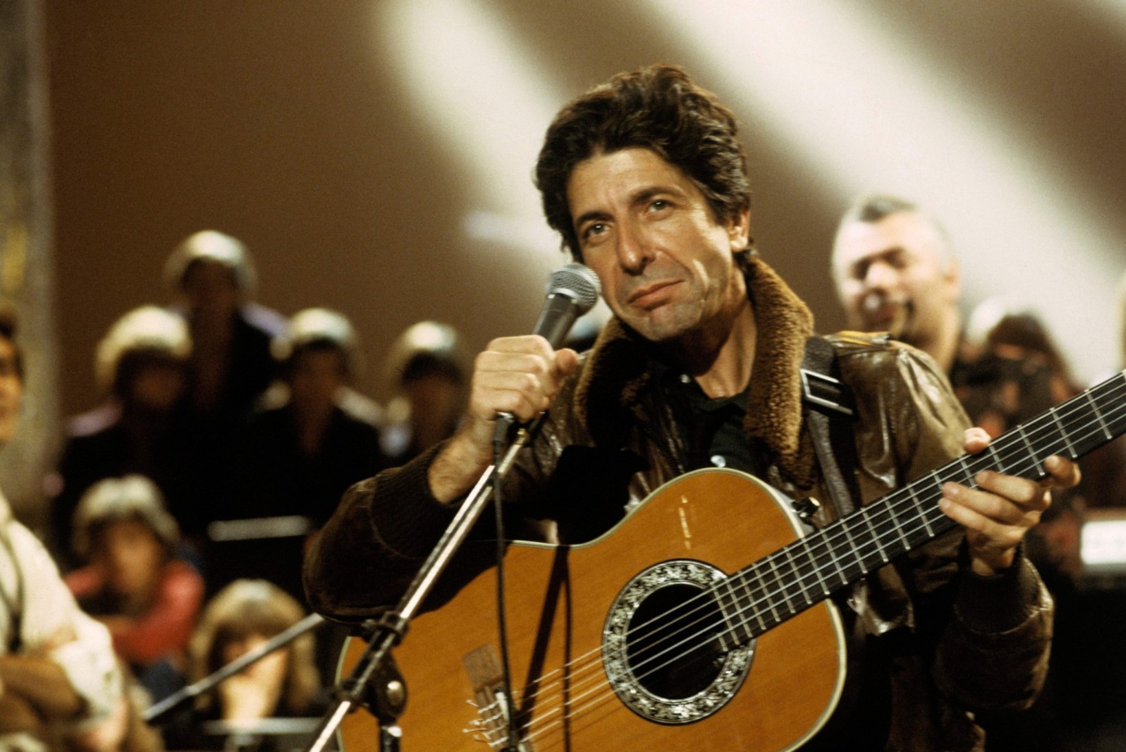 Muutumismängude meister Leonard Cohen