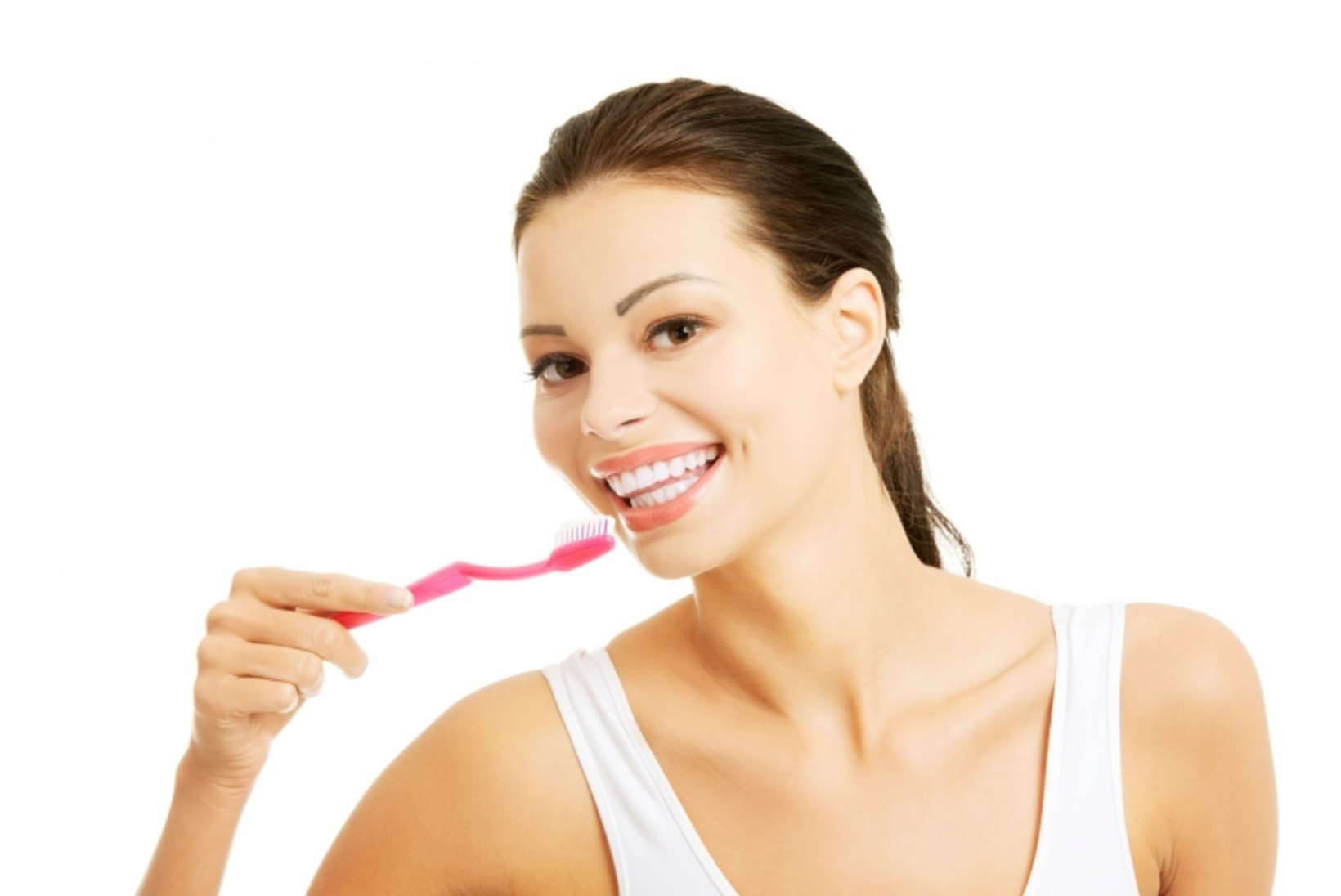 TESTIMINE: Kas valgendavad hambapastad tegelikkuses toimivad?