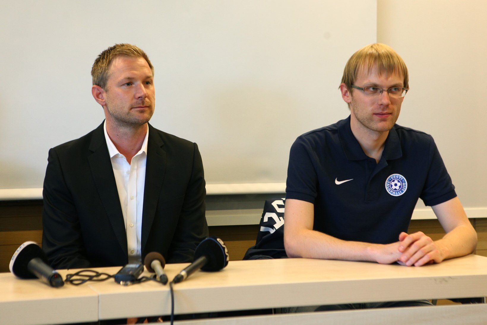 GALERII: Eesti jalgpallikoondise pressikonverents Stockholmis