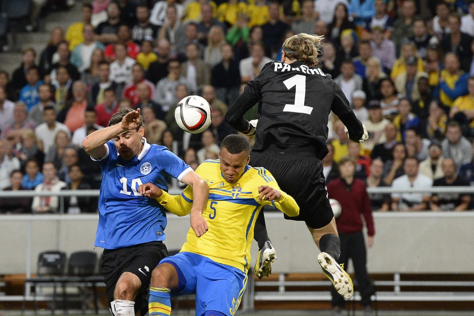 Zlatan lõi kaheldava värava, kuid alistas siiski Eesti