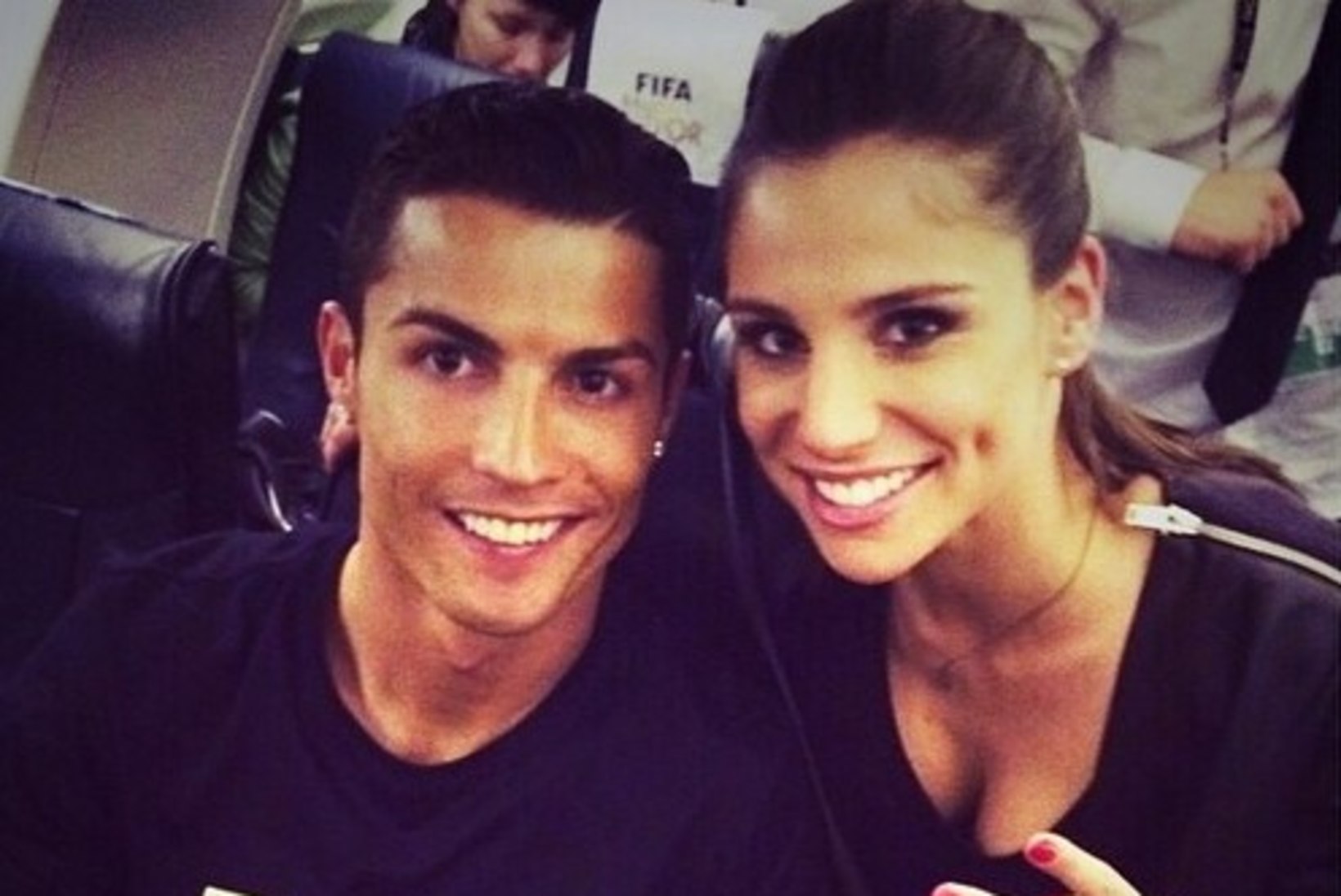 FOTOD! Head mehed pole kaua ripakil: kas see kaunitar on Ronaldo uus silmarõõm?