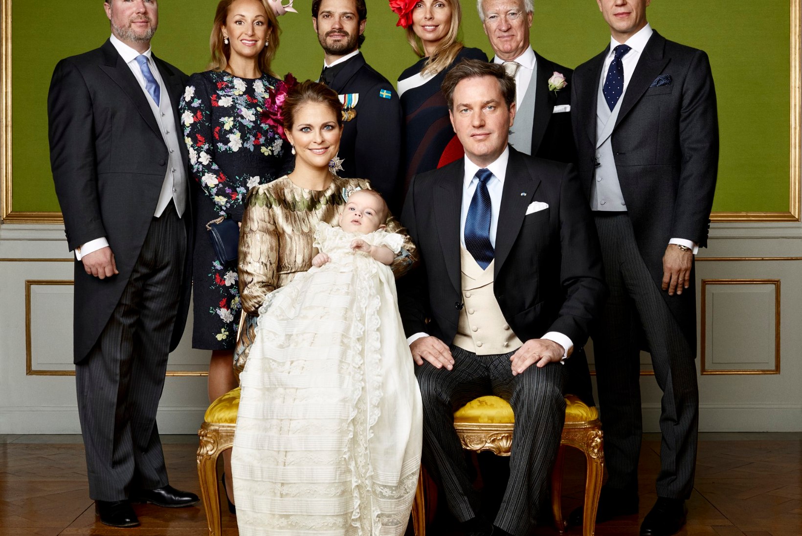 FOTOD | Rootsi kuninglik perekond avalikustas kaunid perepildid pisiprints Nicolase ristimiselt
