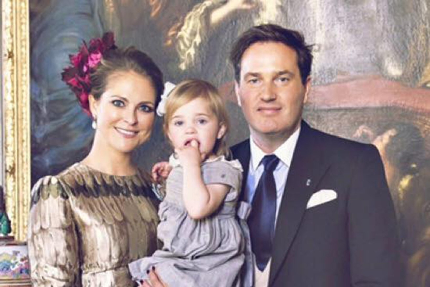 Loe, kui kallist kleiti kandis Rootsi printsess Madeleine oma poja ristimisel!