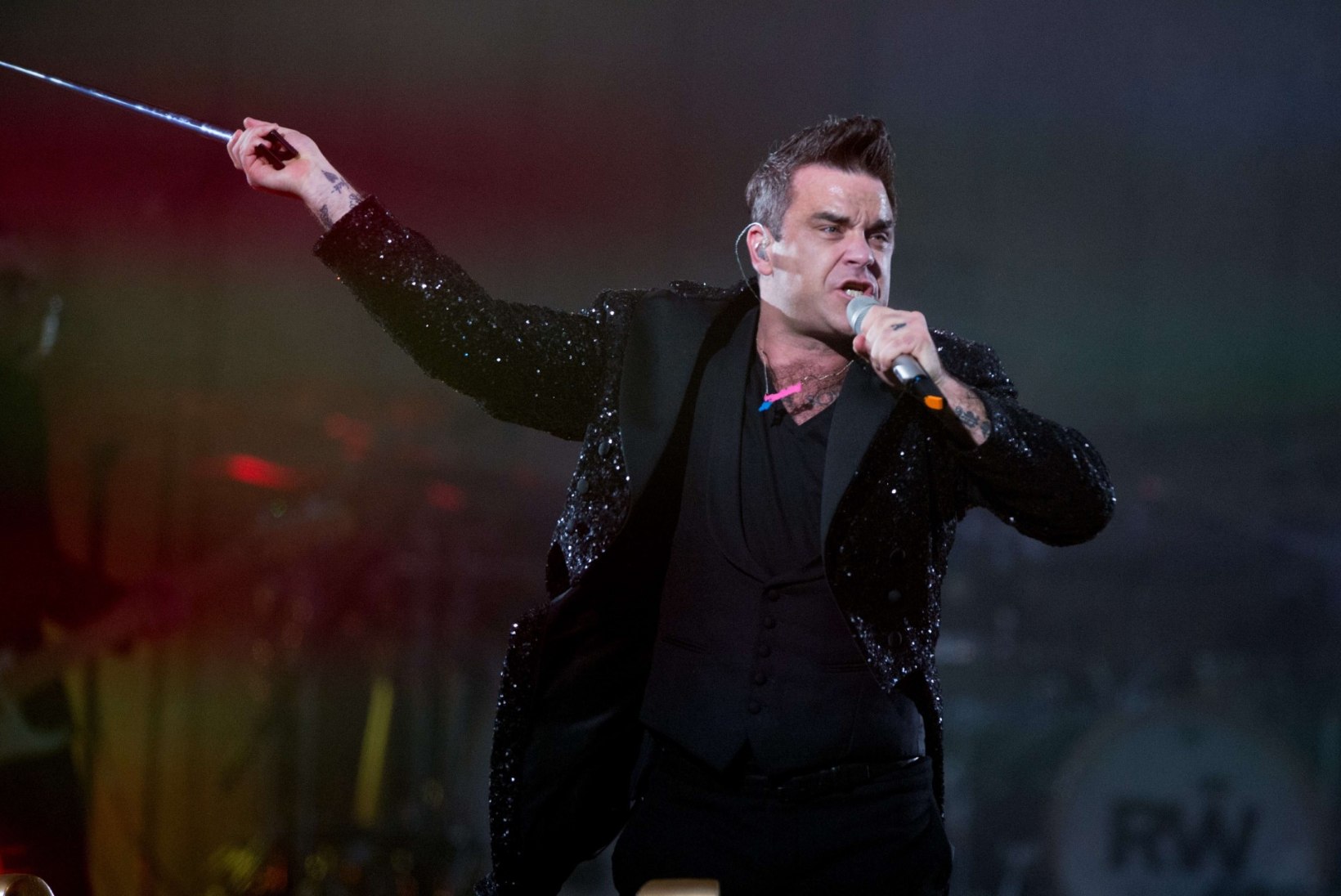 Robbie Williams kaotab kilosid superdieedi abil