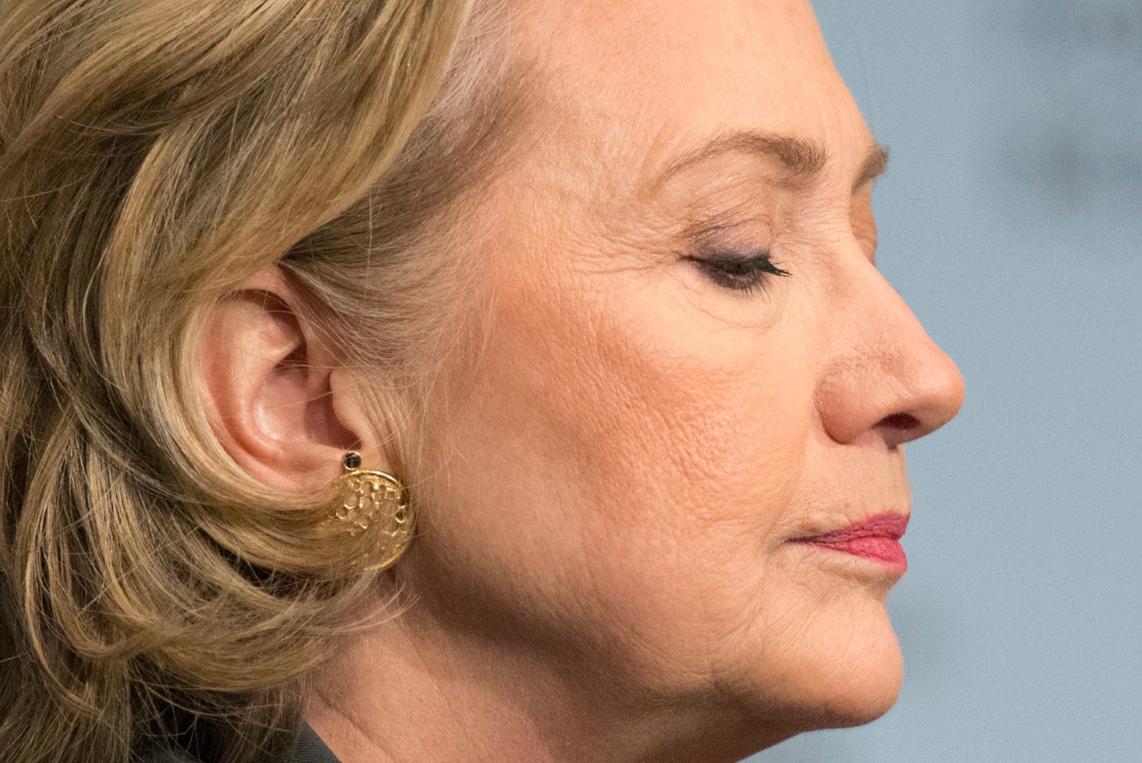 Hillary Clinton lasi nägu pinguldada?