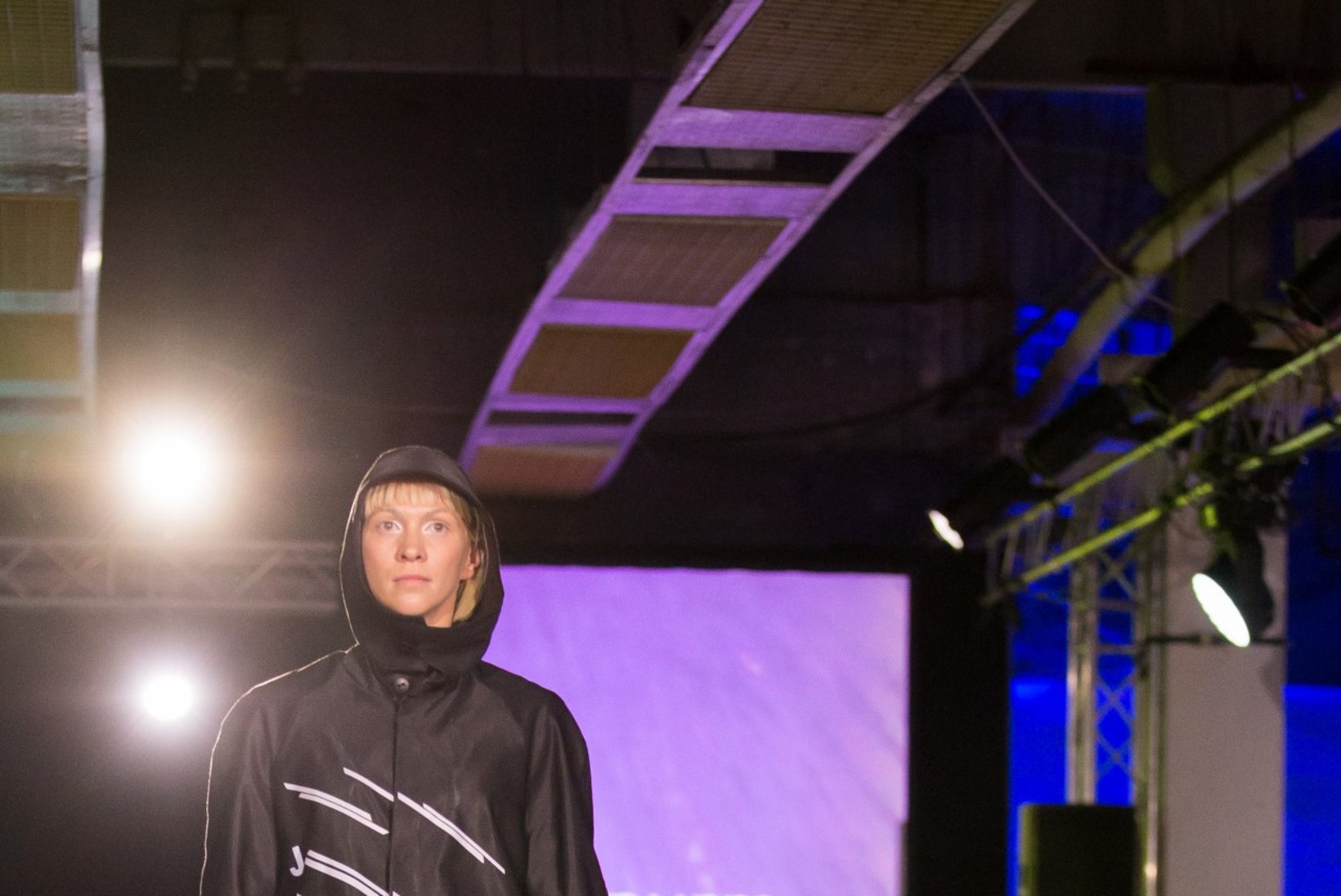 GALERII | Hõbenõela võitnud Jo Nurm tõi lavale futuristlikud mantlid