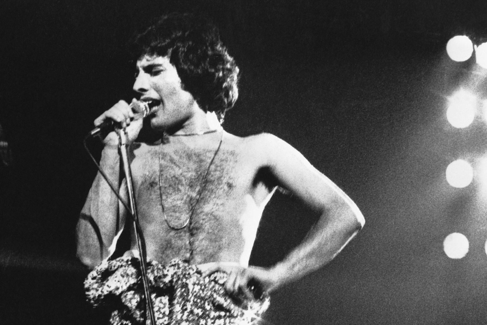 Freddie Mercury paljastas "Bohemian Rhapsodys" oma homoseksuaalsuse?