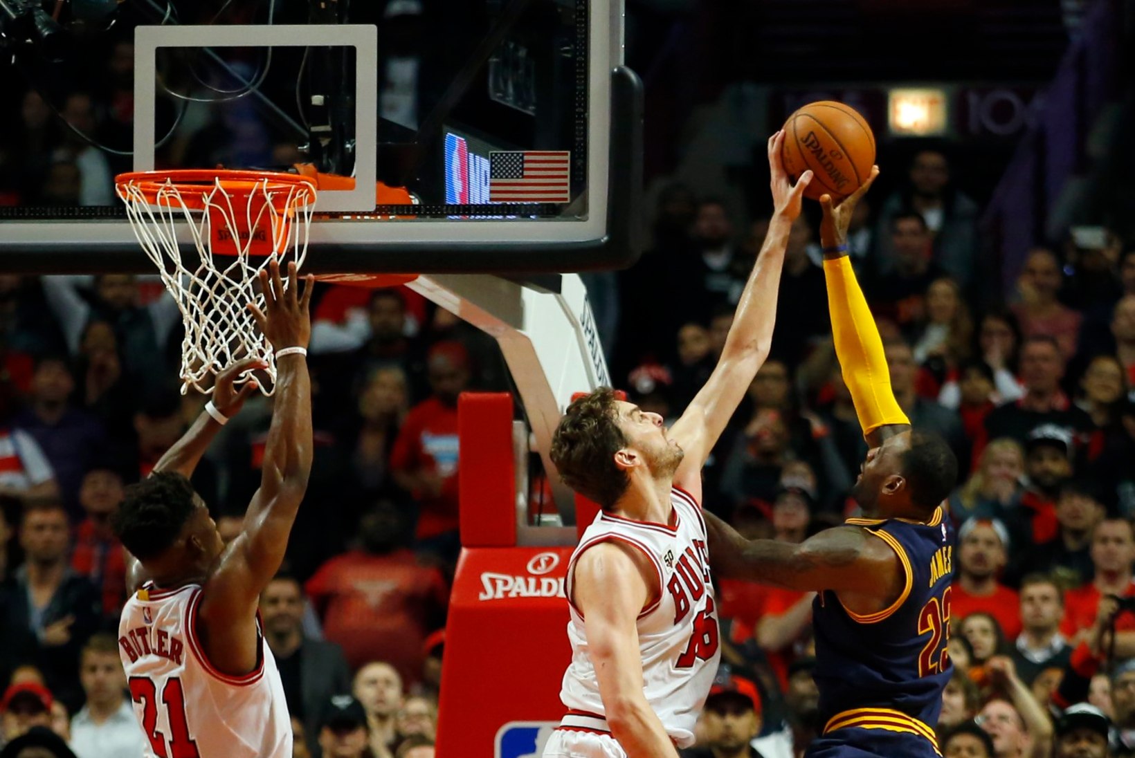 VIDEO | Algas NBA hooaeg! Pau Gasol pani LeBron Jamesile viimasel rünnakul kopa ning Bulls alistas Cavsi 