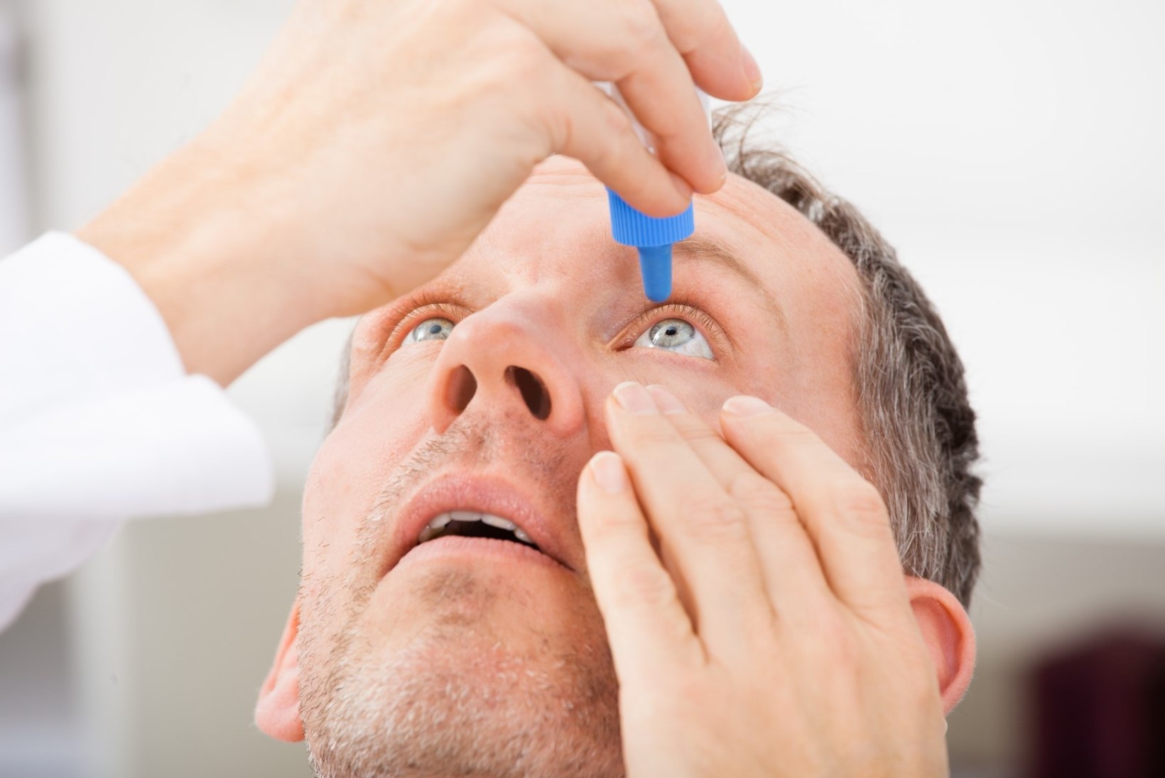 Kolm harjutust kontorirottidele kuiva silma sündroomi ennetamiseks