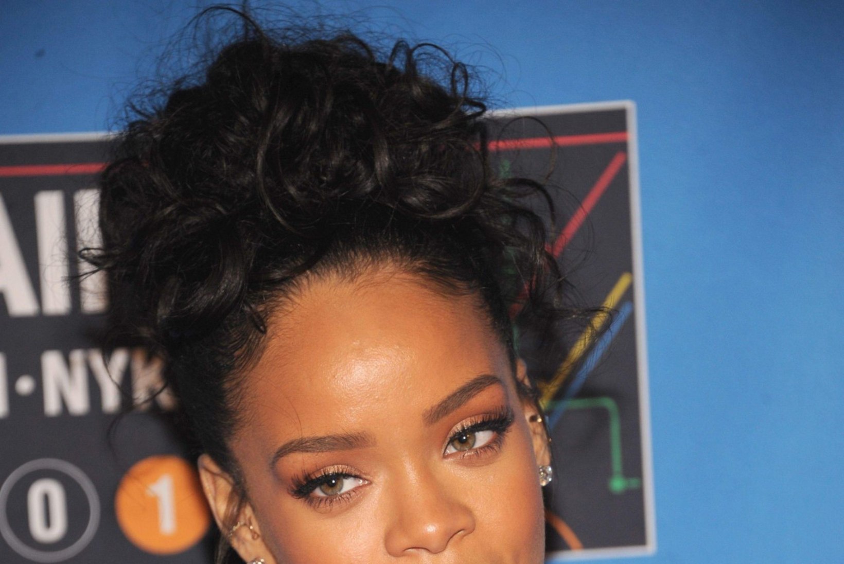 Rihanna tunneb seksist puudust
