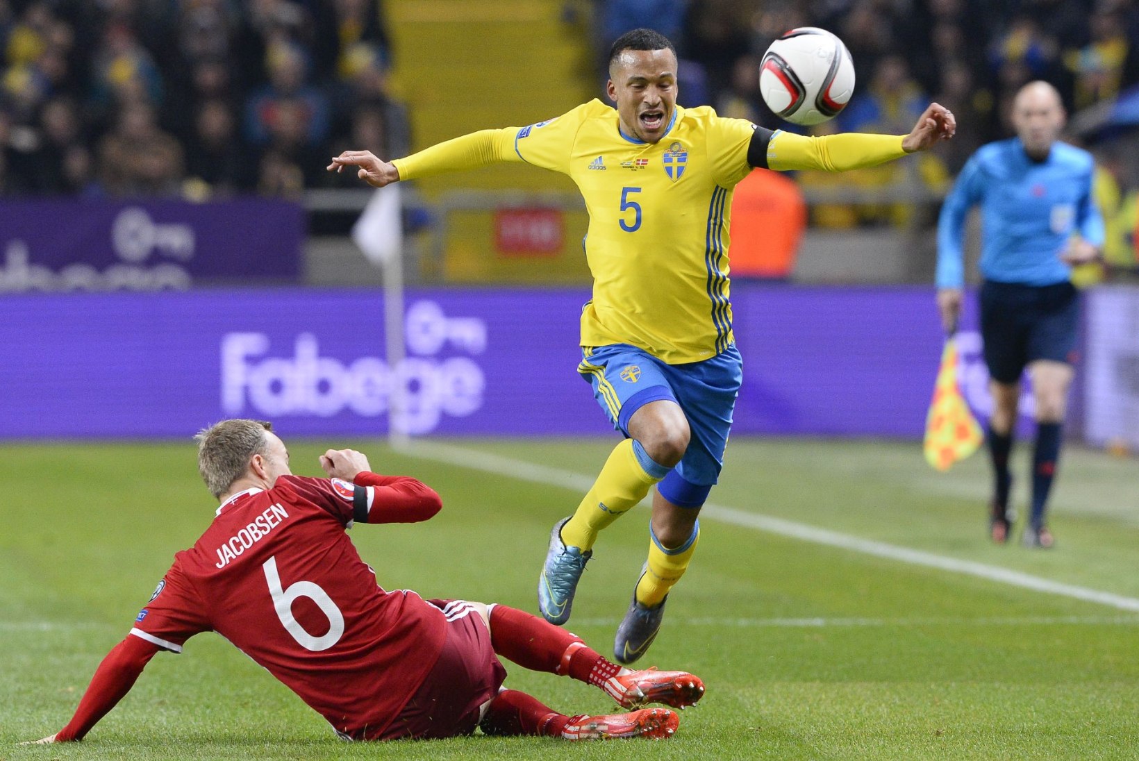 GALERII JA VIDEOD | Üle üheksa tunni Taani väravalukku muukinud Zlatan sai lõpuks ülesandega hakkama