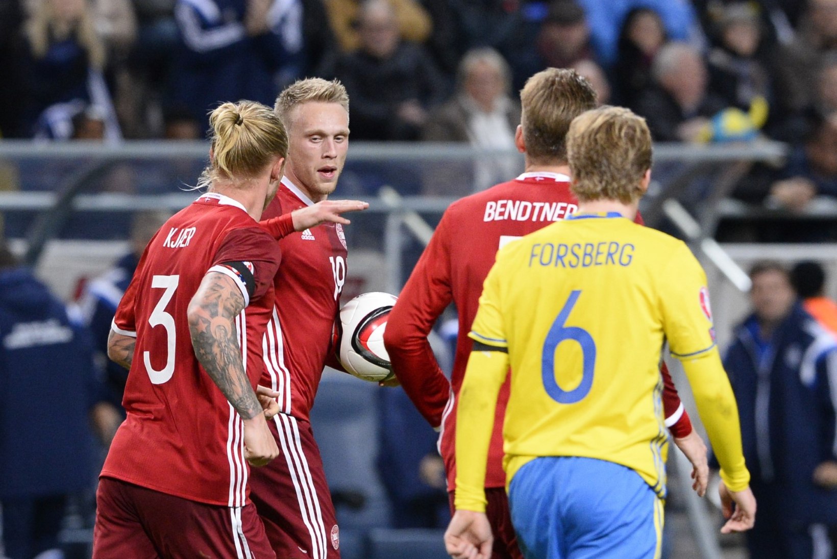 GALERII JA VIDEOD | Üle üheksa tunni Taani väravalukku muukinud Zlatan sai lõpuks ülesandega hakkama