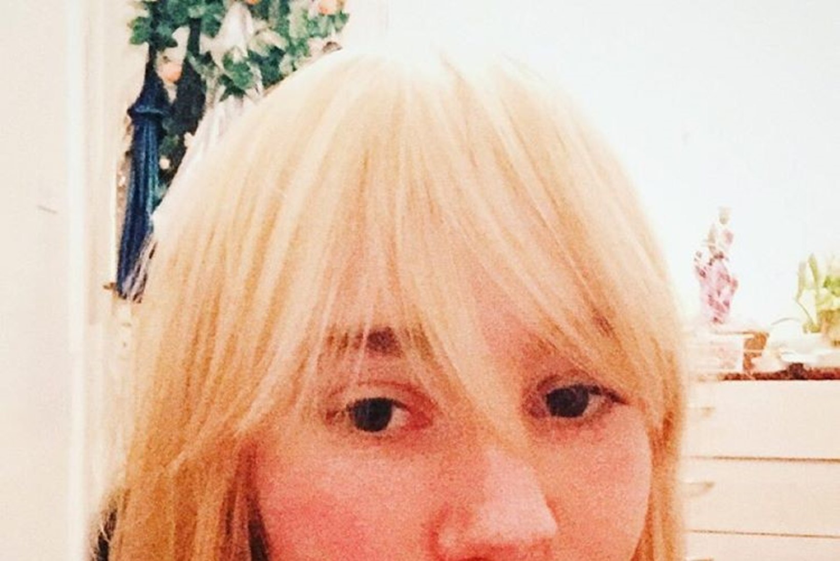 FOTOD | TÄIELIK STIILMUUTUS: Iiris Vesik värvis juuksed blondiks... ning siis lillaks!