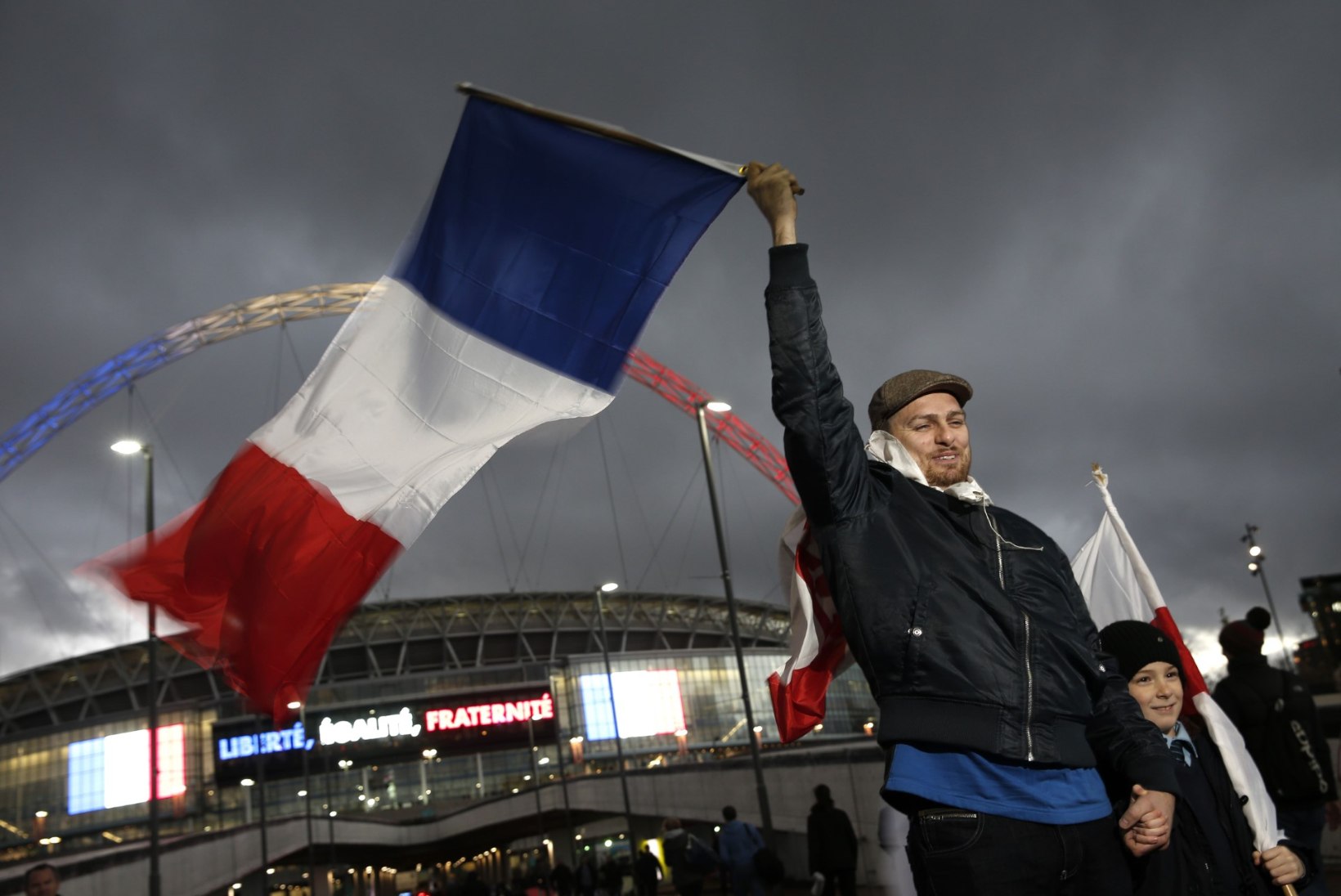  VIDEO | Leinast murtud Prantsusmaa jalgpallikoondis reisis Inglismaale tänasele sõpruskohtumisele