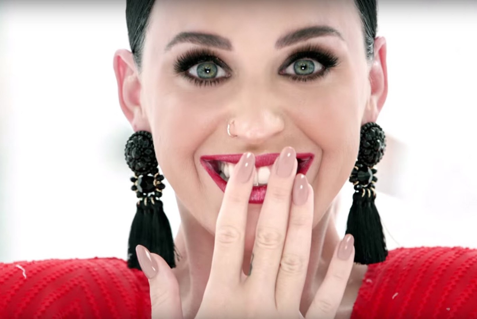 Katy Perry võrdles oma alumist hambarida mägimaastikuga