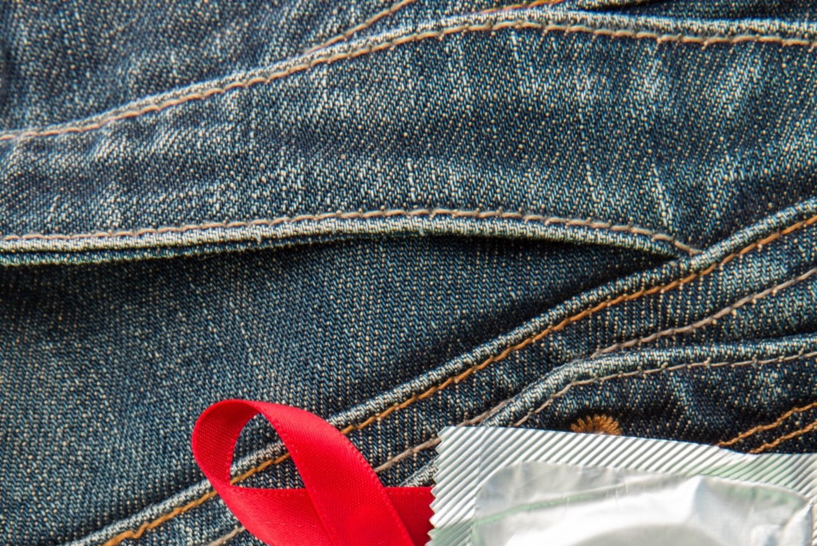 OLE TEADLIK: HIV-positiivsed mehed võtsid riided seljast