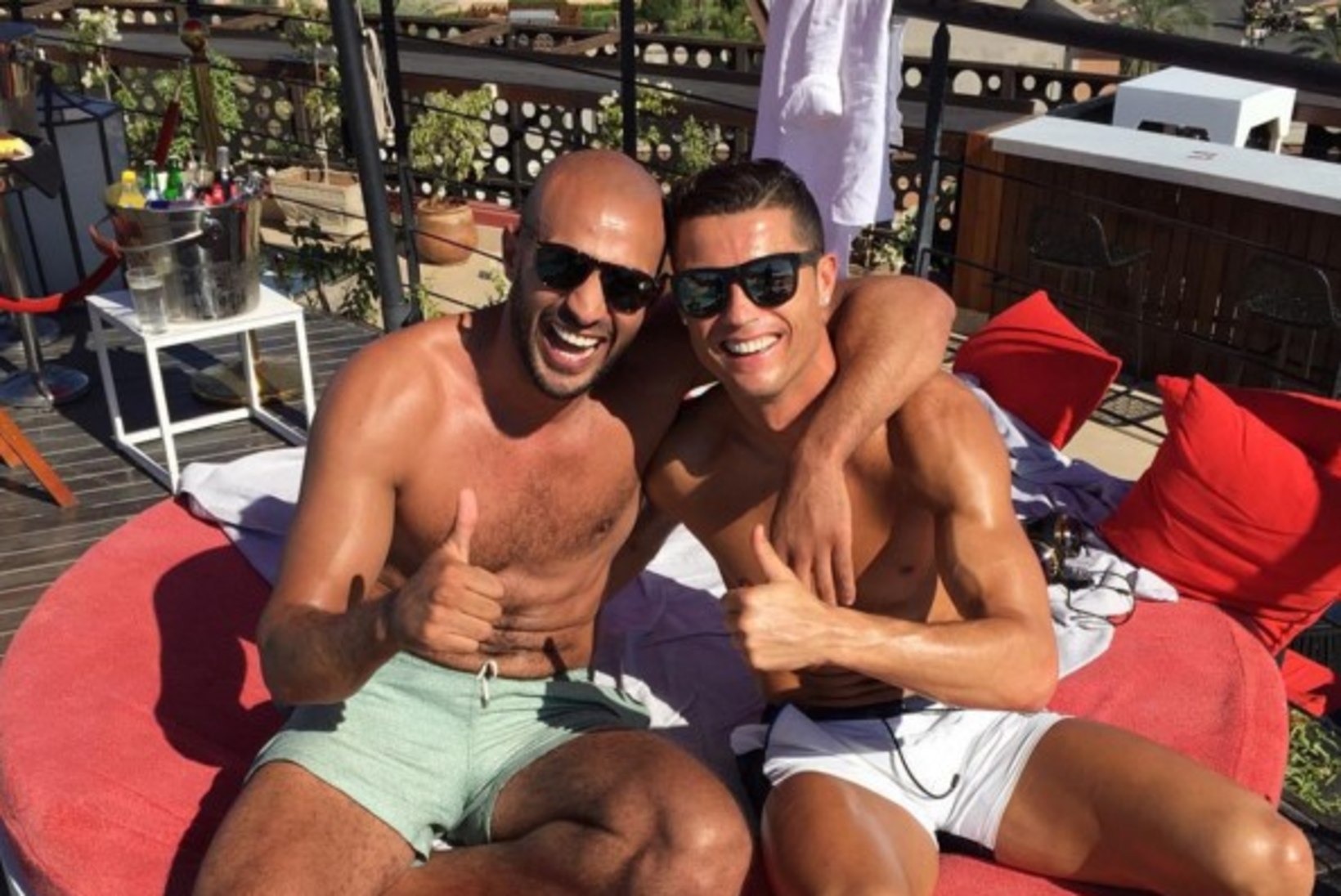 Mida tähendab Ronaldo (sõprus)suhe  pätist kickpoksijaga?