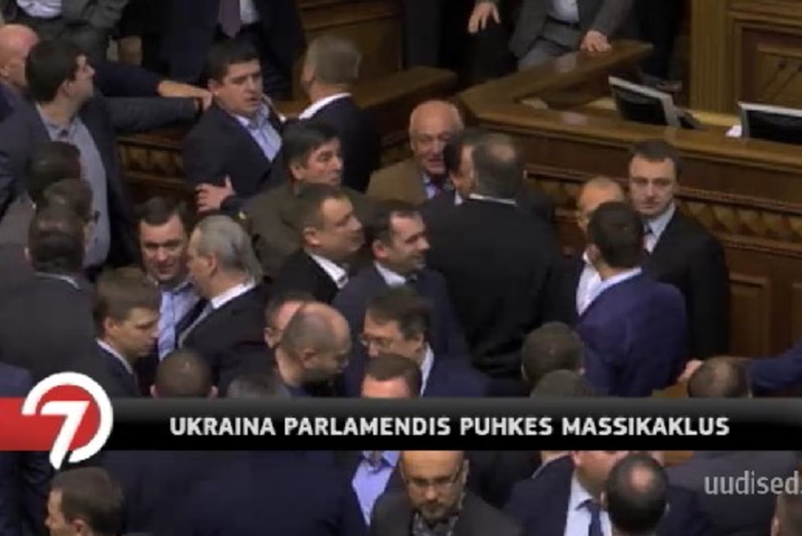 TV3 VIDEO | Ukraina parlamendis puhkes taaskord massikaklus