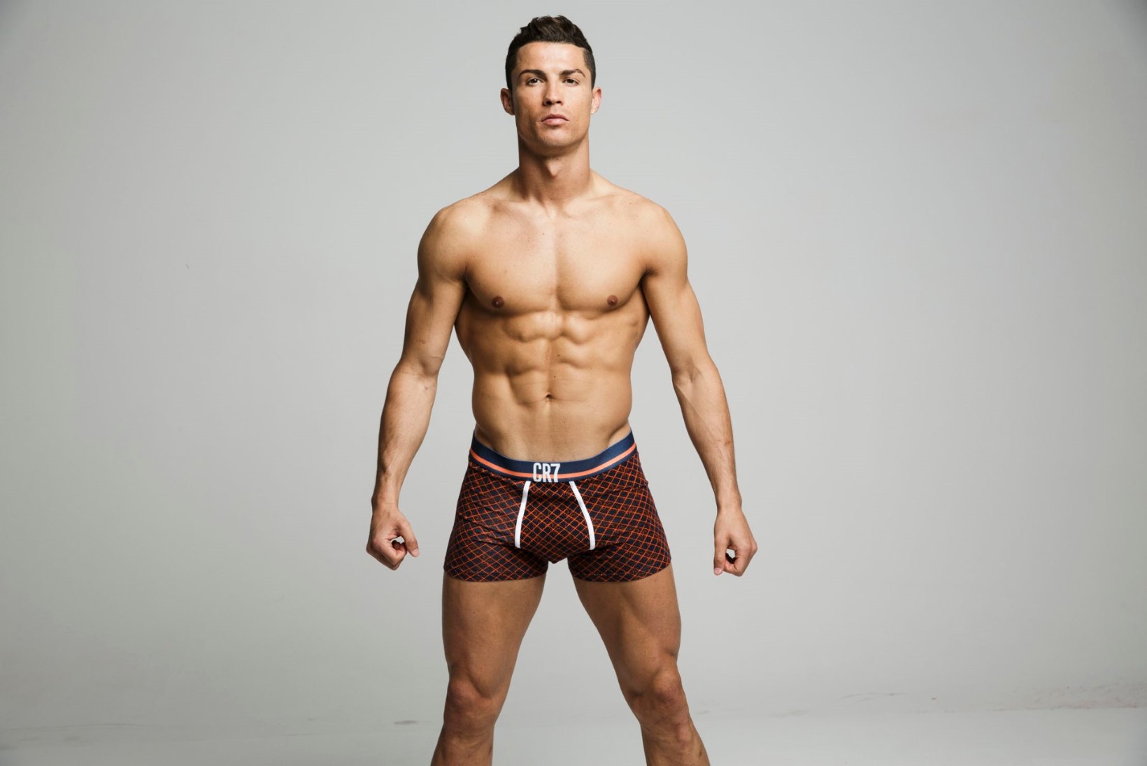 Mida tähendab Ronaldo (sõprus)suhe  pätist kickpoksijaga?