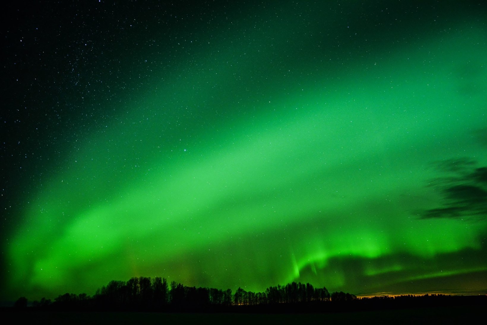 GALERII | Öösel sähvisid Eestimaa taevas virmalised