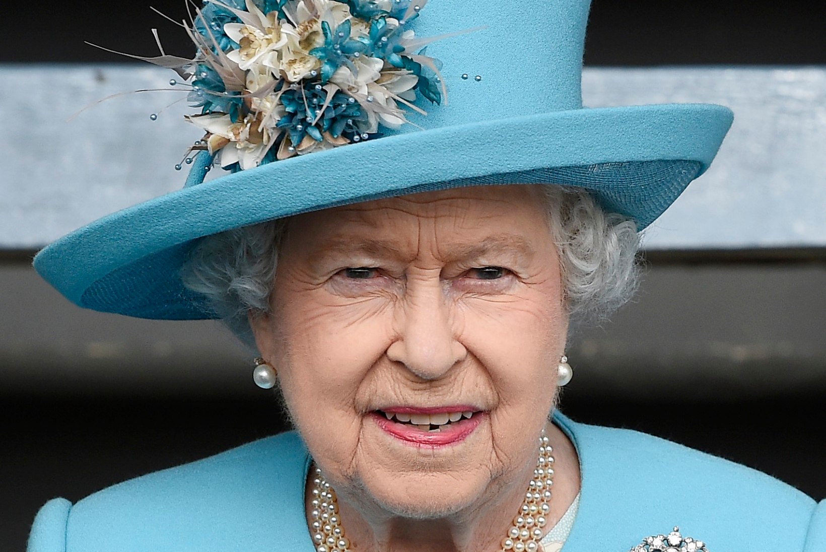 Kuninganna Elizabeth II läkitas kaastundeavalduse talle 60 aastat jõulukaarte saatnud mehe lapselapsele