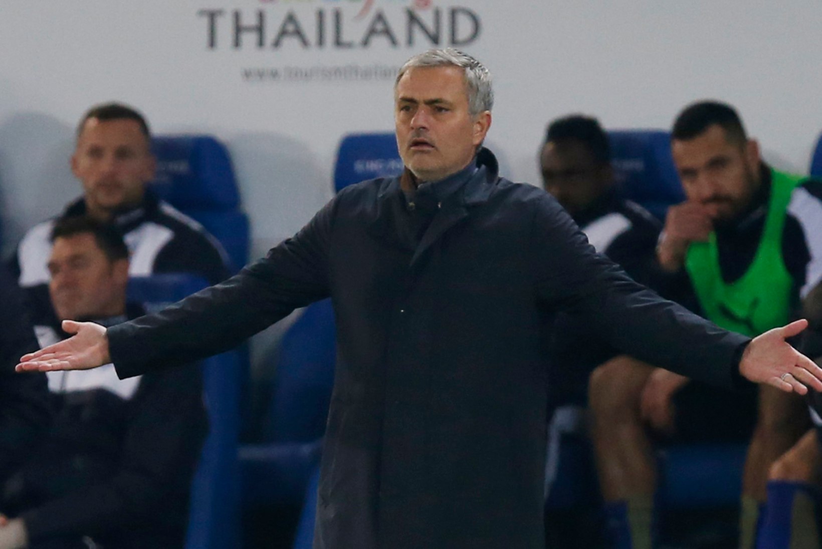 Liigahooaega kohutavalt alustanud Chelsea loots Jose Mourinho: mängijad on mu tehtud tööd reetnud