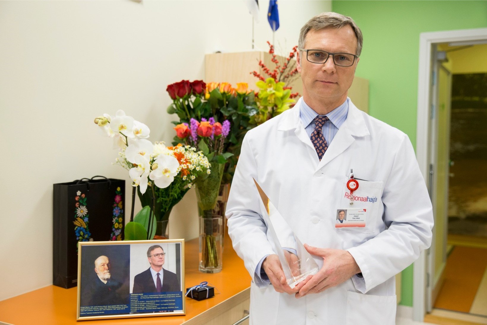 GALERII | Aasta arst 2015 on  Edgar Savisaart opereerinud kirurg Peep Talving