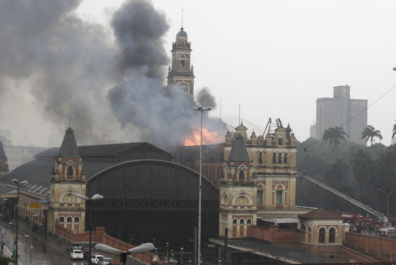 FOTOD | Sao Paulos hävitas tuli suure osa ajaloomuuseumist