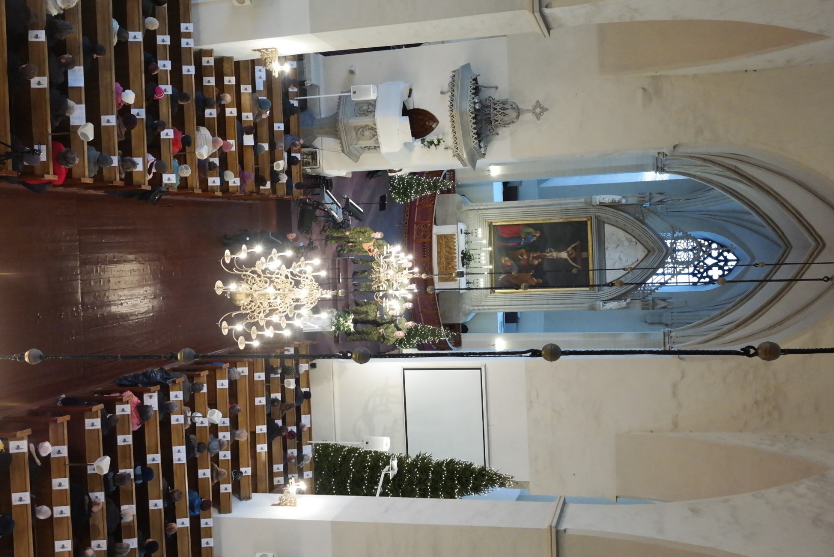 GALERII | Kodutute ja vähekindlustatud inimeste jõulupidu Oleviste kirikus