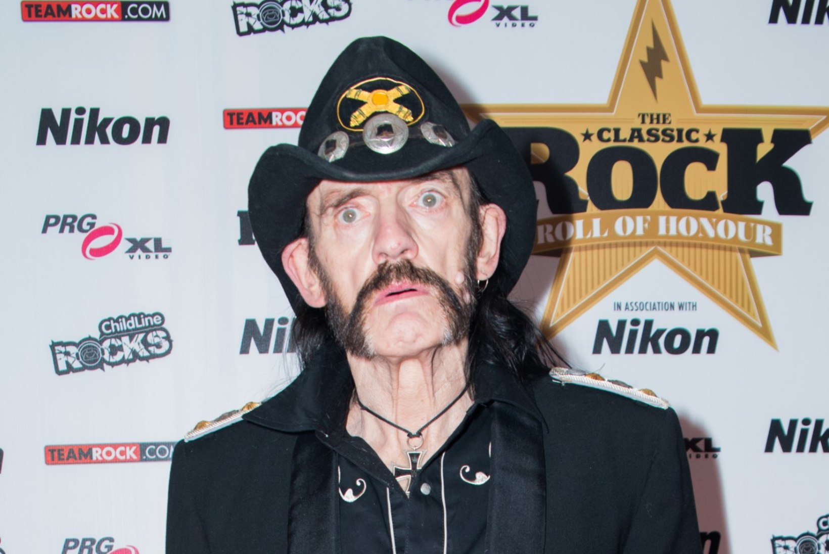 Motörheadi solist Lemmy suri vaid kaks päeva pärast vähidiagnoosi