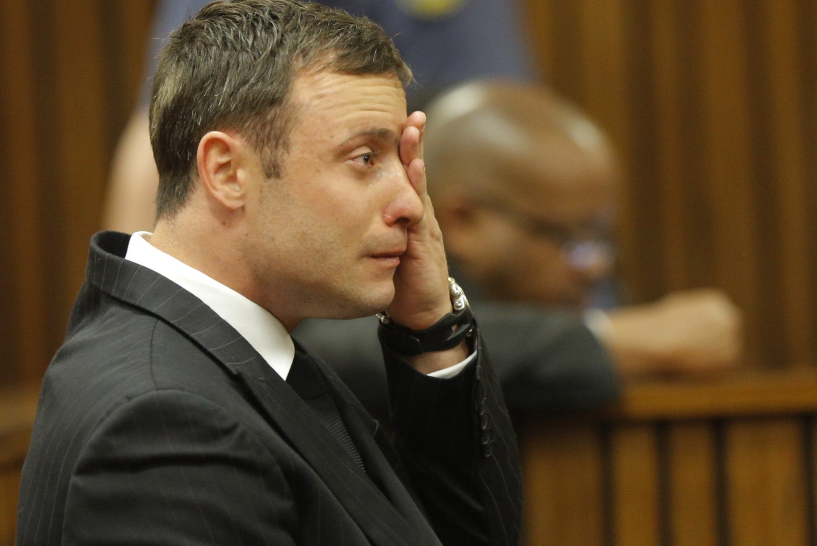 Kauni modelli mõrvanud Oscar Pistoriuse kohtusaaga võttis järjekordse dramaatilise pöörde