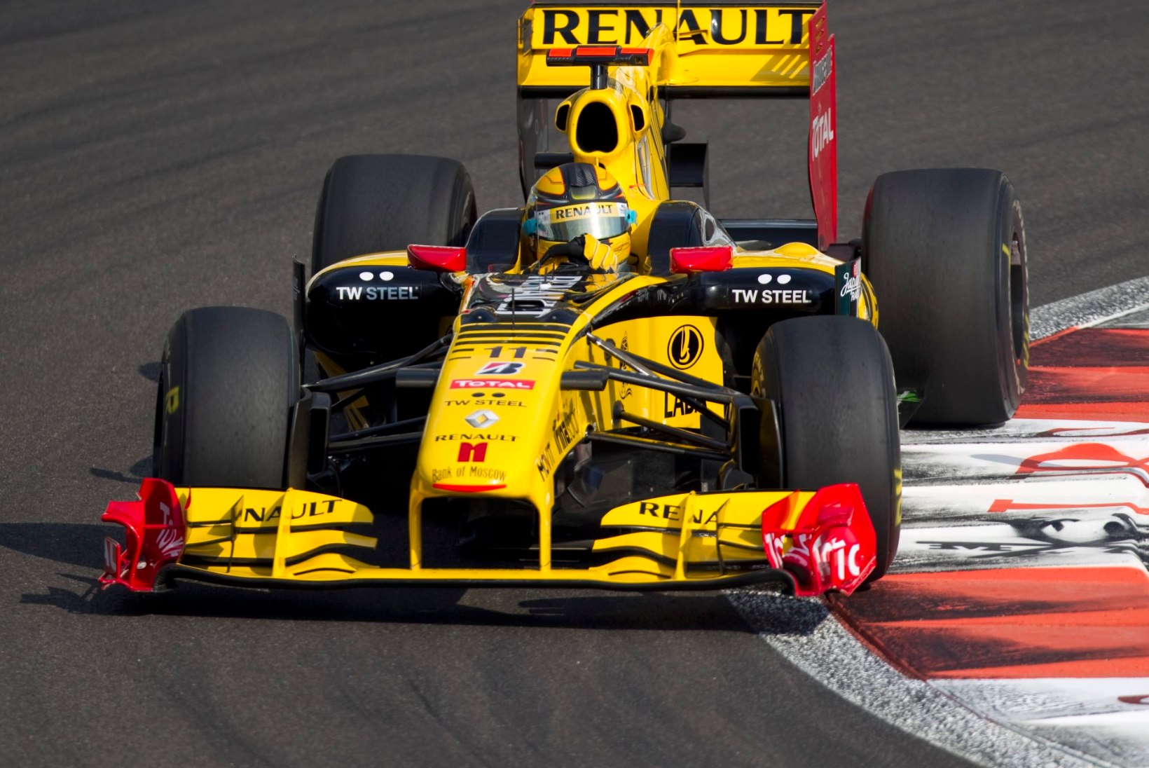 NII SEE JUHTUS | Sport 03.12: Renault ostis Lotuse vormelimeeskonna