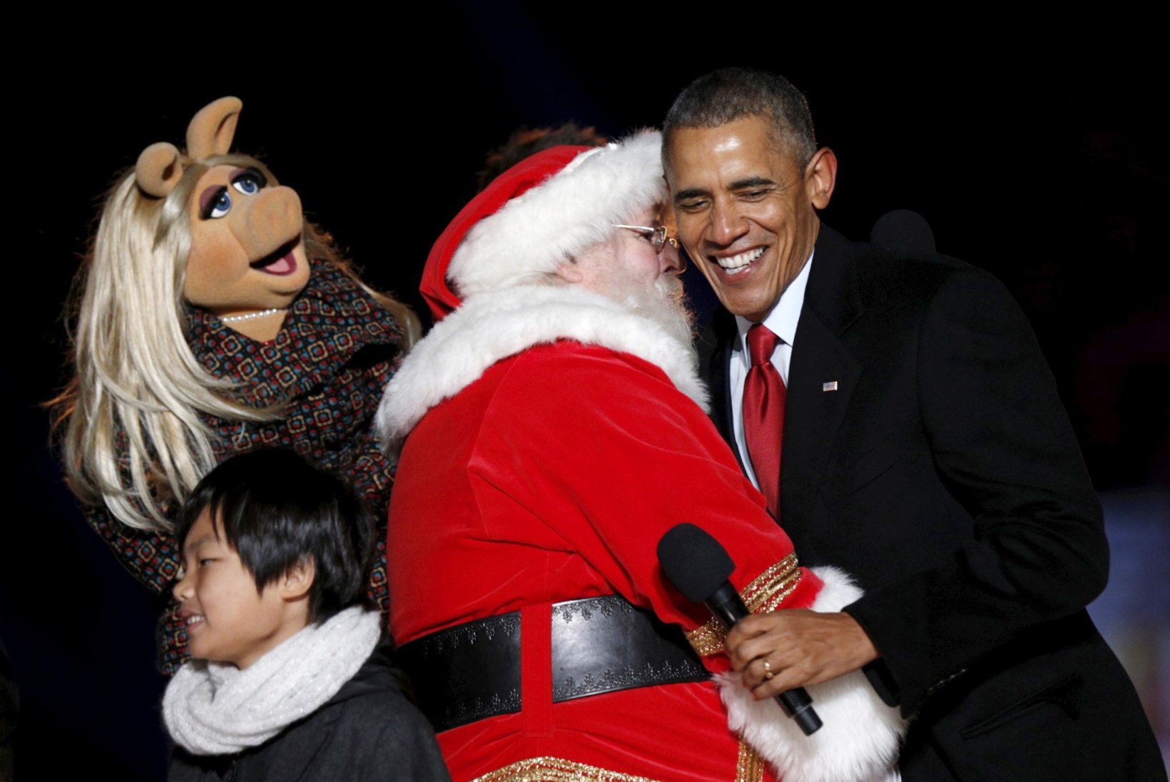 GALERII | Barack Obama süütas USA ametlikud jõulutuled