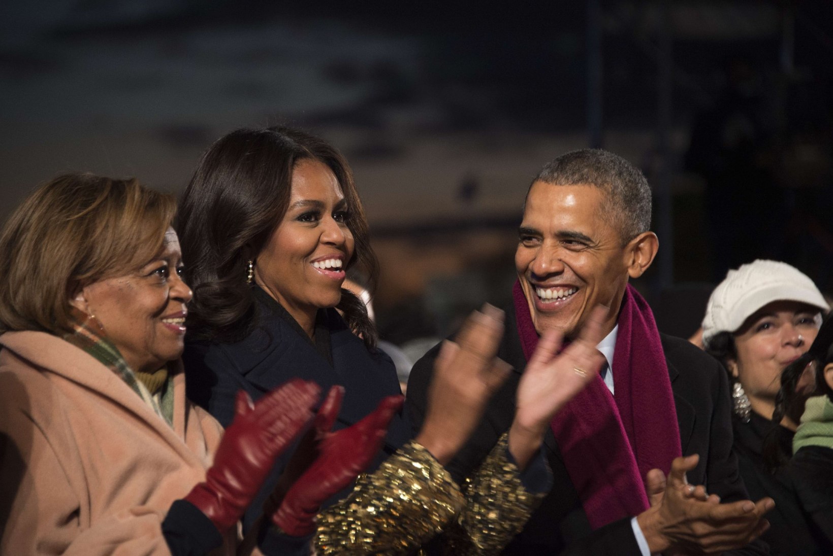 GALERII | Barack Obama süütas USA ametlikud jõulutuled