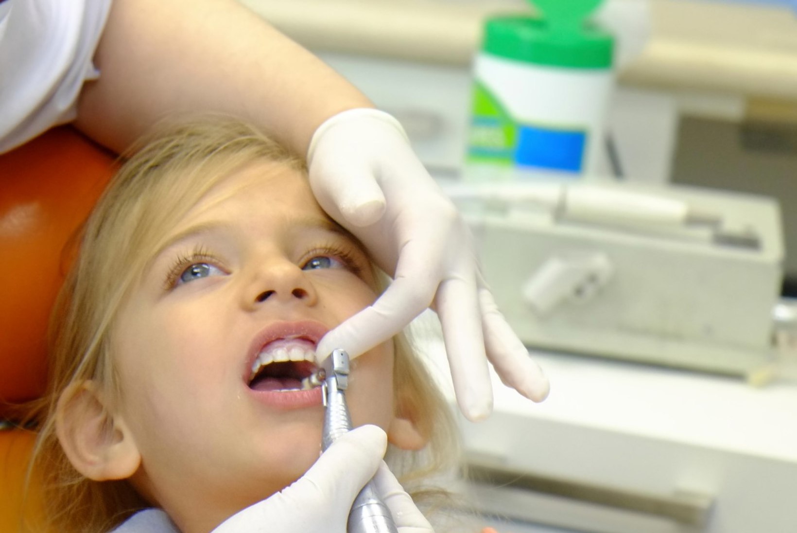 Lapse hambaravi pole sugugi igal pool tasuta