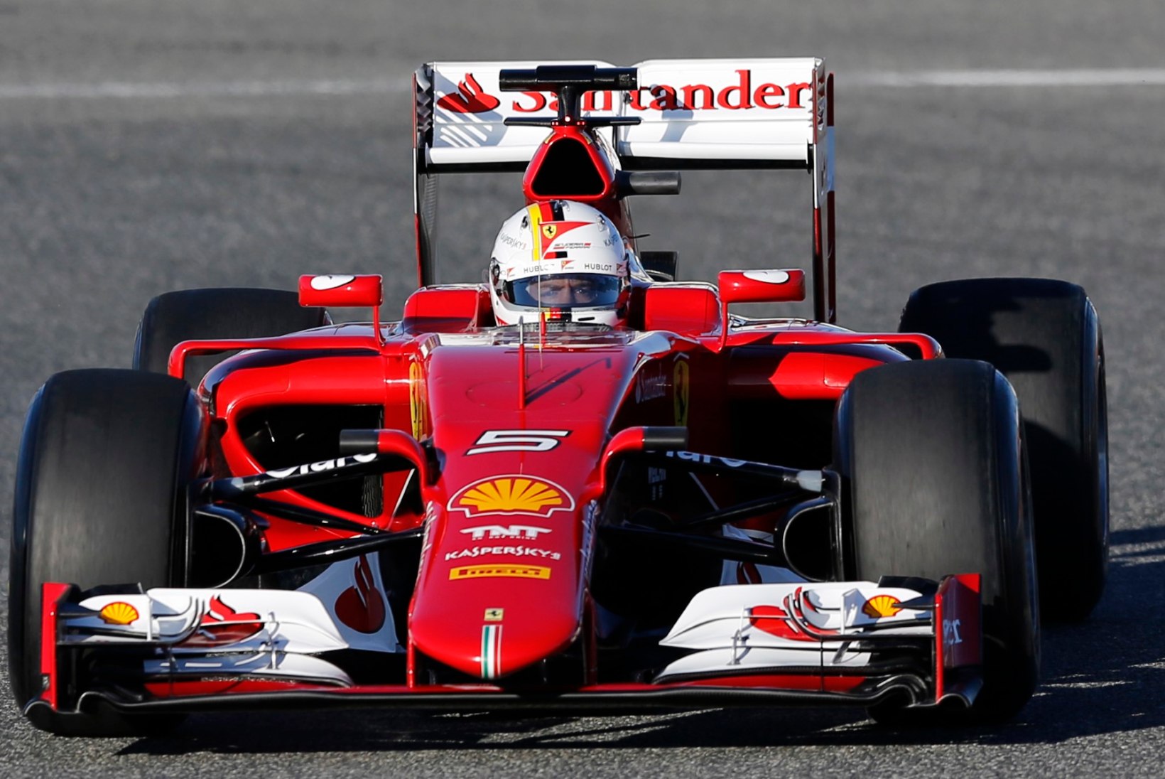 GALERII | Red Bulli tsirkus, Mercedese võim ja McLareni hädad - F1 alustas testidega