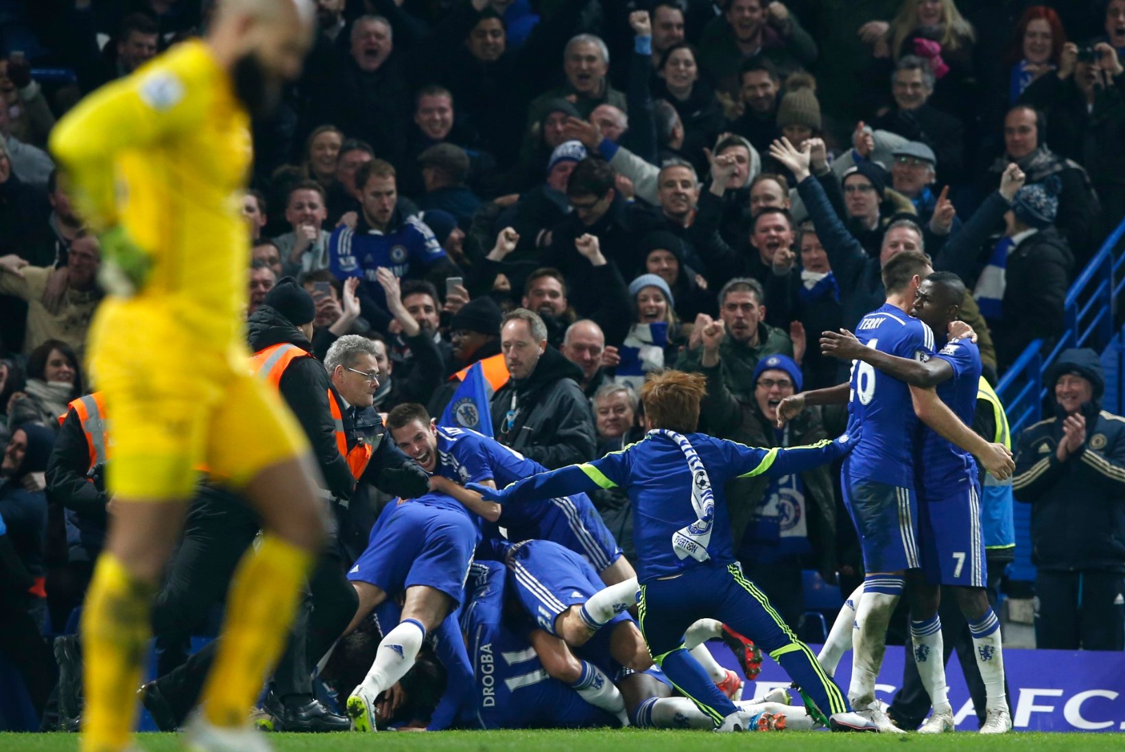 FOTOD: Manchesteri klubid näitasid muskleid, Chelsea võitis viimasel minutil