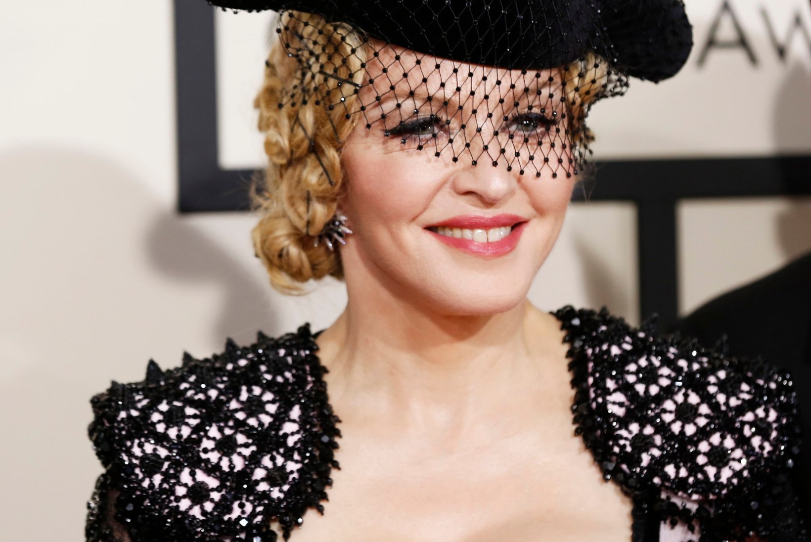 Madonna raamatust "50 halli varjundit": seksikas vaid neitsidele
