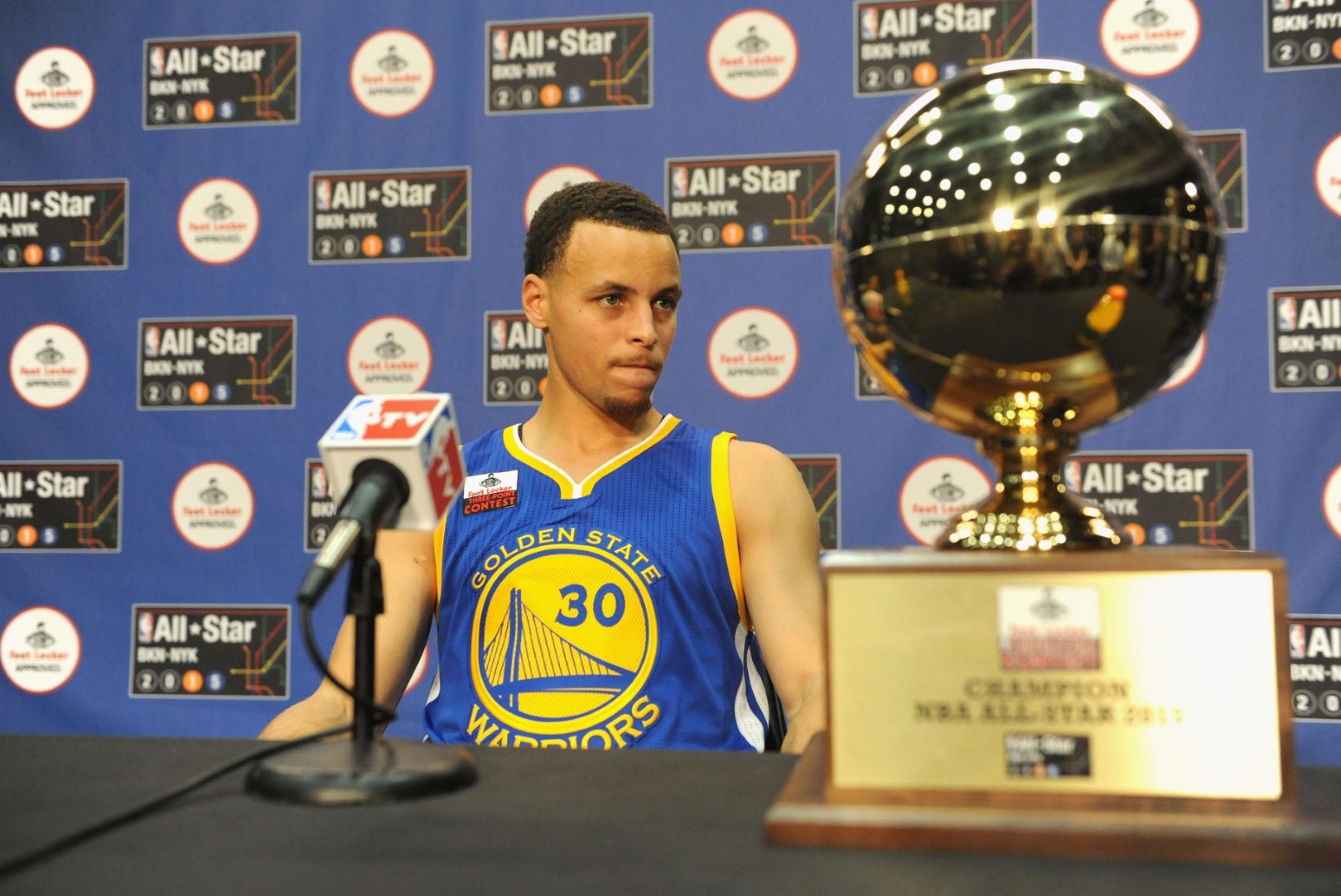 VIDEO: Stephen Curry tegi NBA kolmepunktiviske võistlusel ajalugu!