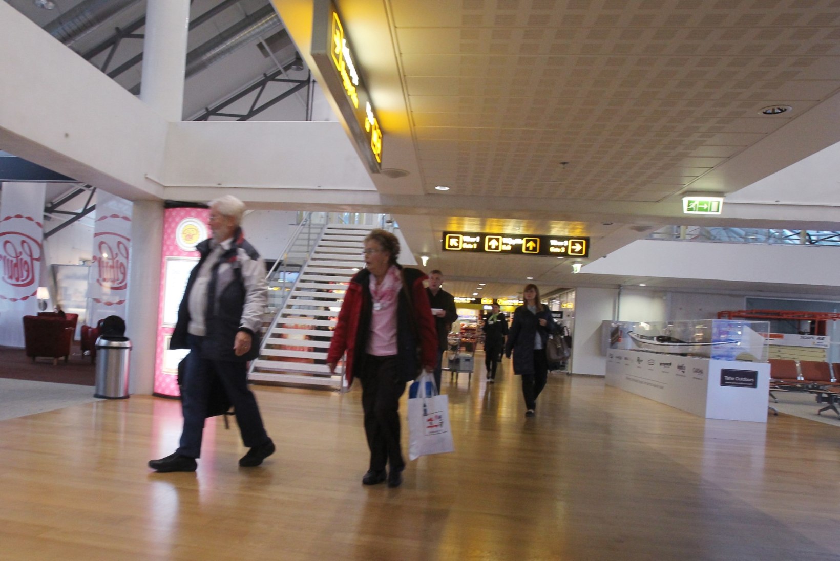 Tallinna lennujaamas saadeti piirilt tagasi kaks Ukraina kodanikku 
