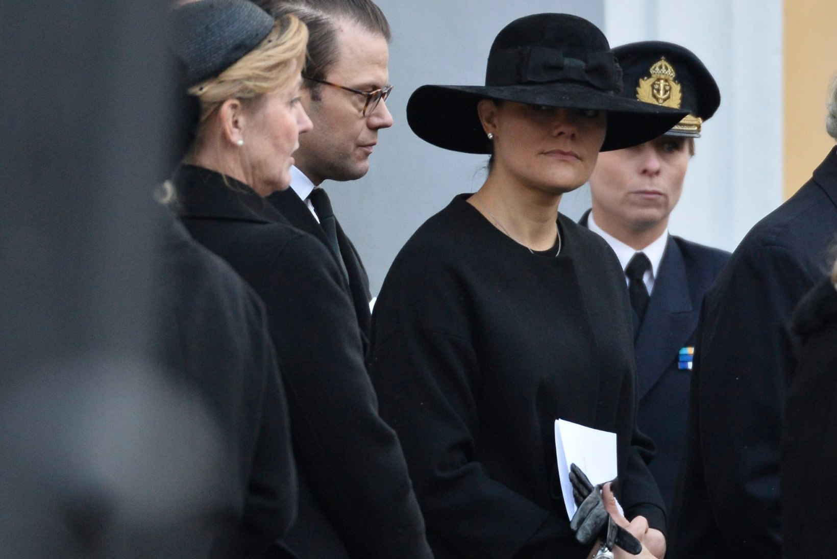 NÄDALA PAPARATSO: Rootsi siniverelised mõjuka tööstusmagnaadi matustel, Eva Longoria Melanie Griffithiga lõunatamas, Mila Kunis võtetele jalutamas  