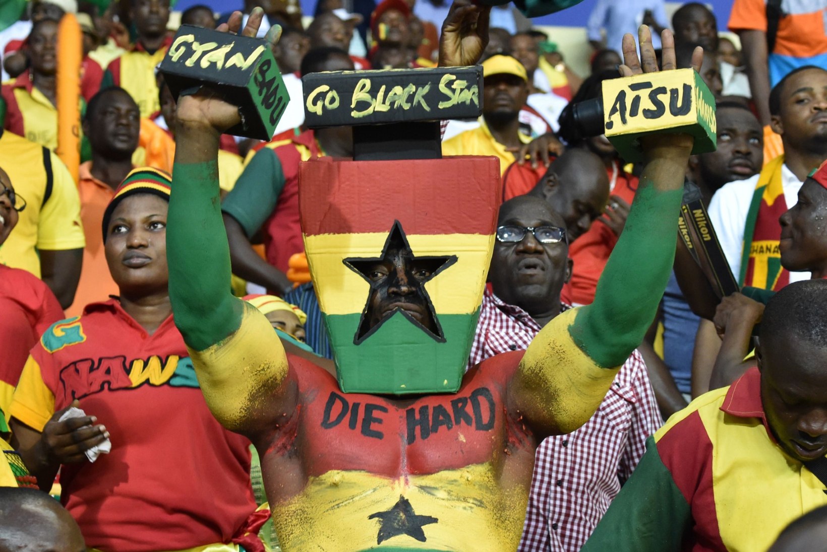 VIDEO: Ghana fännid tahtsid mängu lähemalt näha?