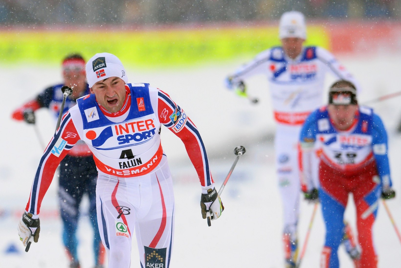 GALERII: uskumatu lõpu teinud Petter Northug pani Norra peoks kujunenud MMile kuldse punkti